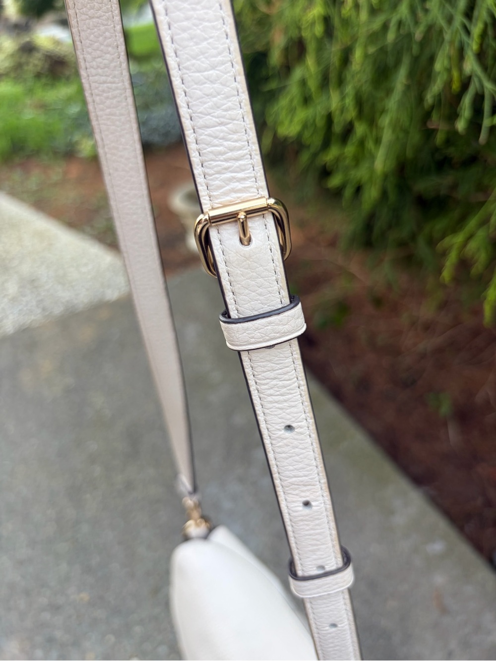 Coach Mia Shoulder Bag Chalk Pebble Leather Gold Hardware - Picture 9 of 15